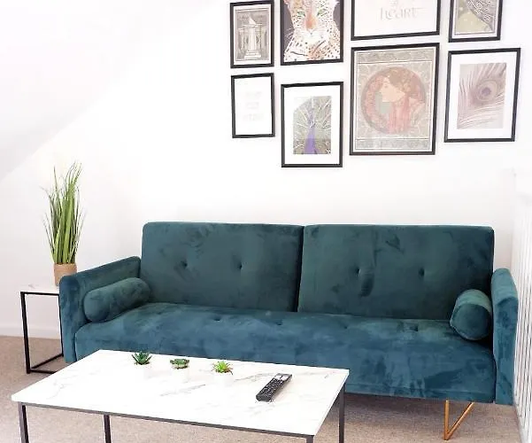Comfortable And Cozy 4-Bedroom House Near The Hospital